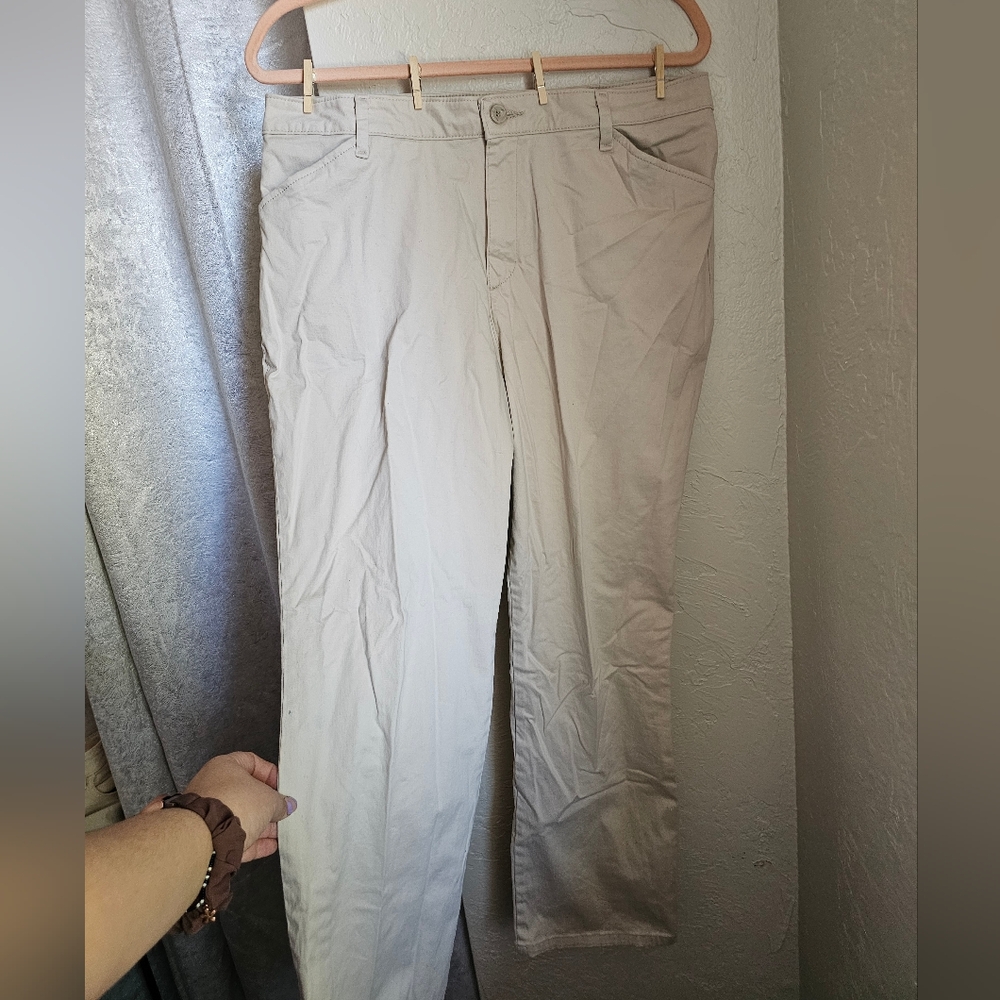 Lee relaxed fit straight leg midrise jeans cream tan size 12